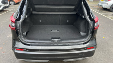 Nissan Qashqai 1.3 DiG-T N-Connecta 5dr [Glass Roof Pack] Petrol Hatchback